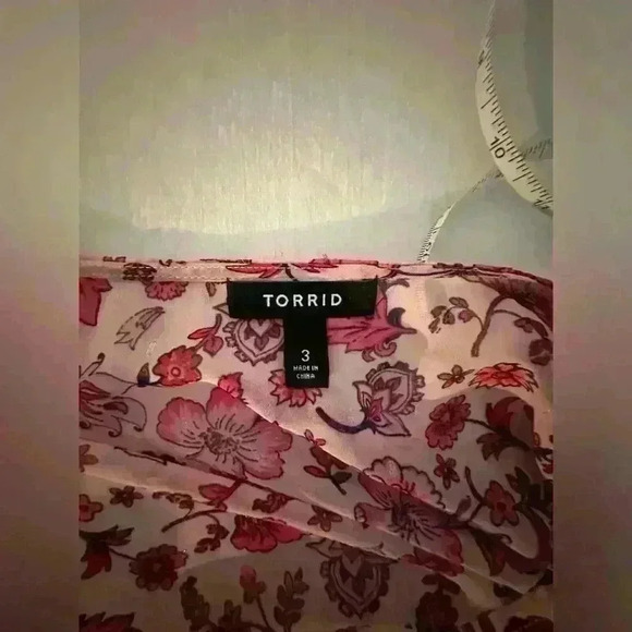 Long Duster with Tie Belt in Pink Floral - Picture 9 of 10